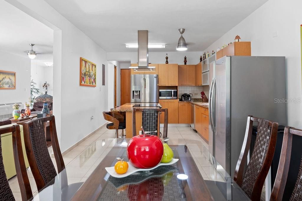 En Venta: $560,000 (4 camas, 3 baños, 4927 Pies cuadrados)