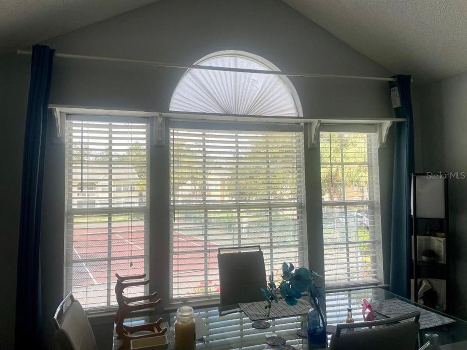 Active With Contract: $95,000 (1 beds, 1 baths, 627 Square Feet)