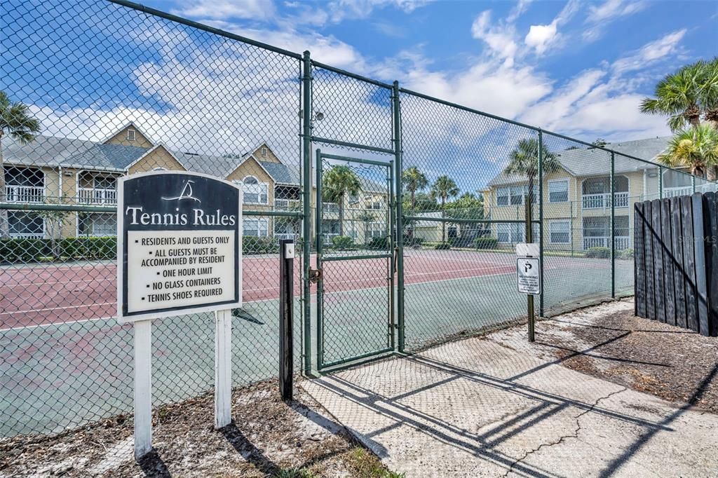 Active With Contract: $95,000 (1 beds, 1 baths, 627 Square Feet)