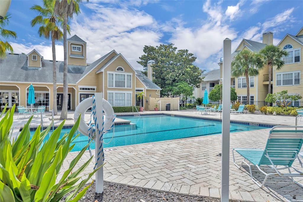 Active With Contract: $95,000 (1 beds, 1 baths, 627 Square Feet)