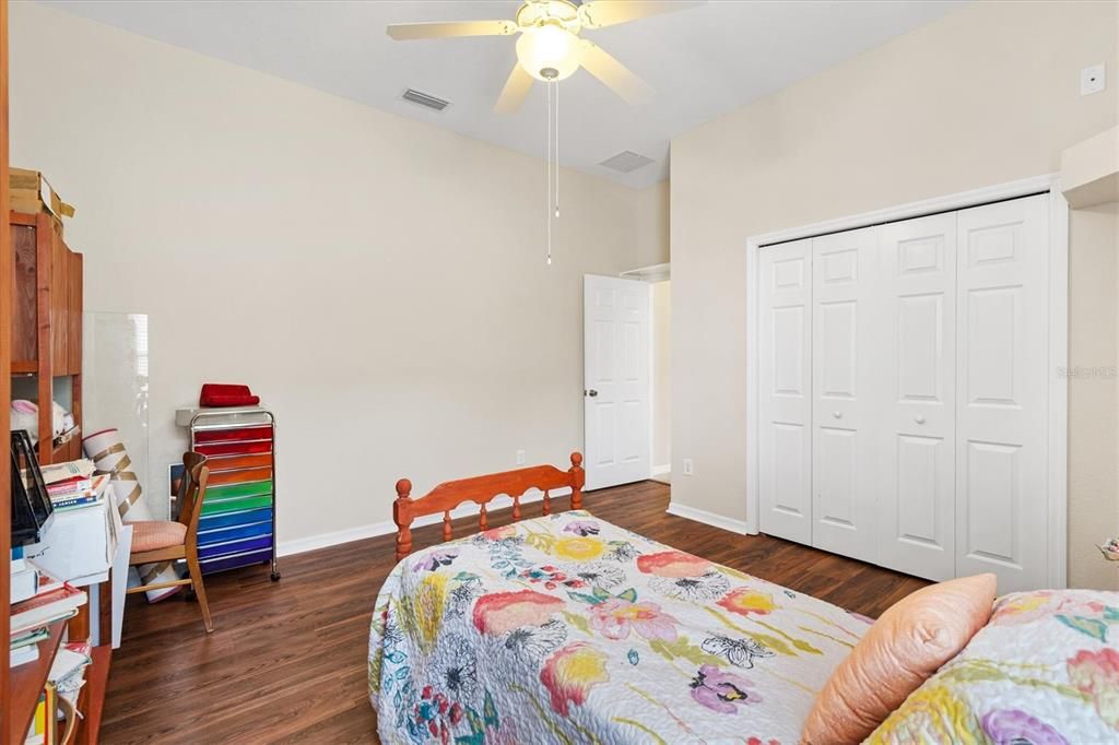 合同活跃: $359,900 (3 贝兹, 2 浴室, 1990 平方英尺)