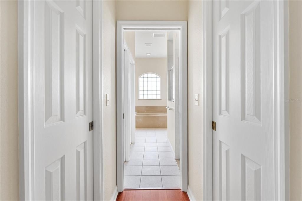 合同活跃: $359,900 (3 贝兹, 2 浴室, 1990 平方英尺)