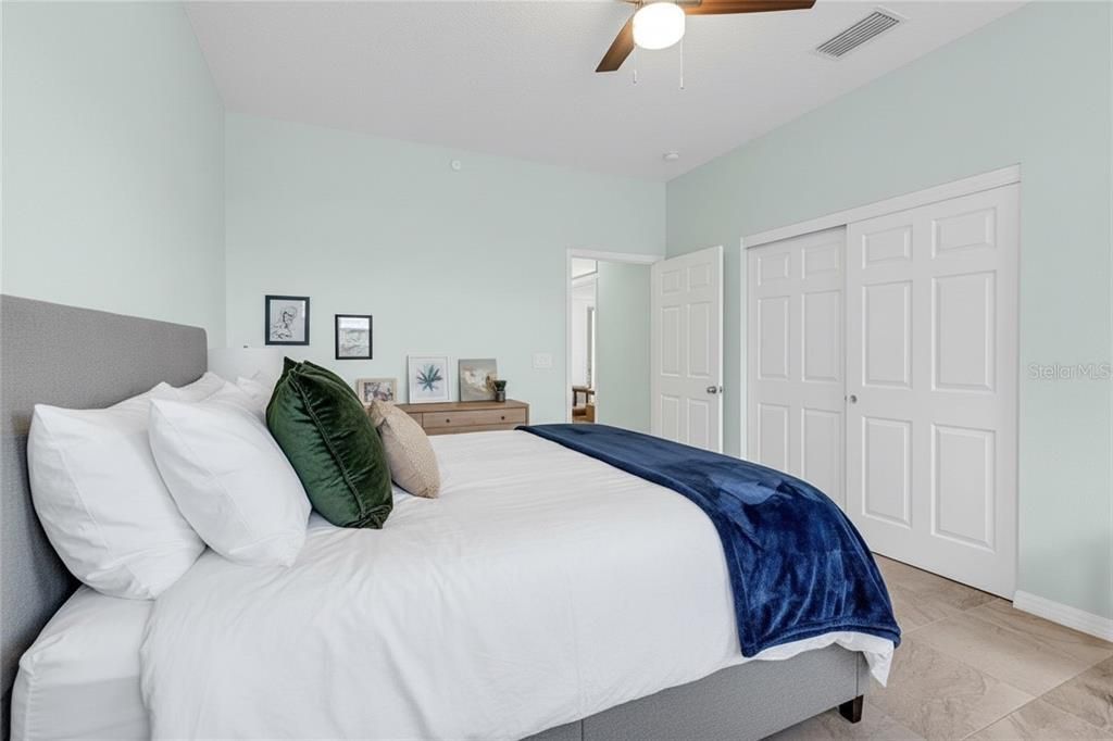 En Venta: $1,063,000 (5 camas, 3 baños, 3502 Pies cuadrados)