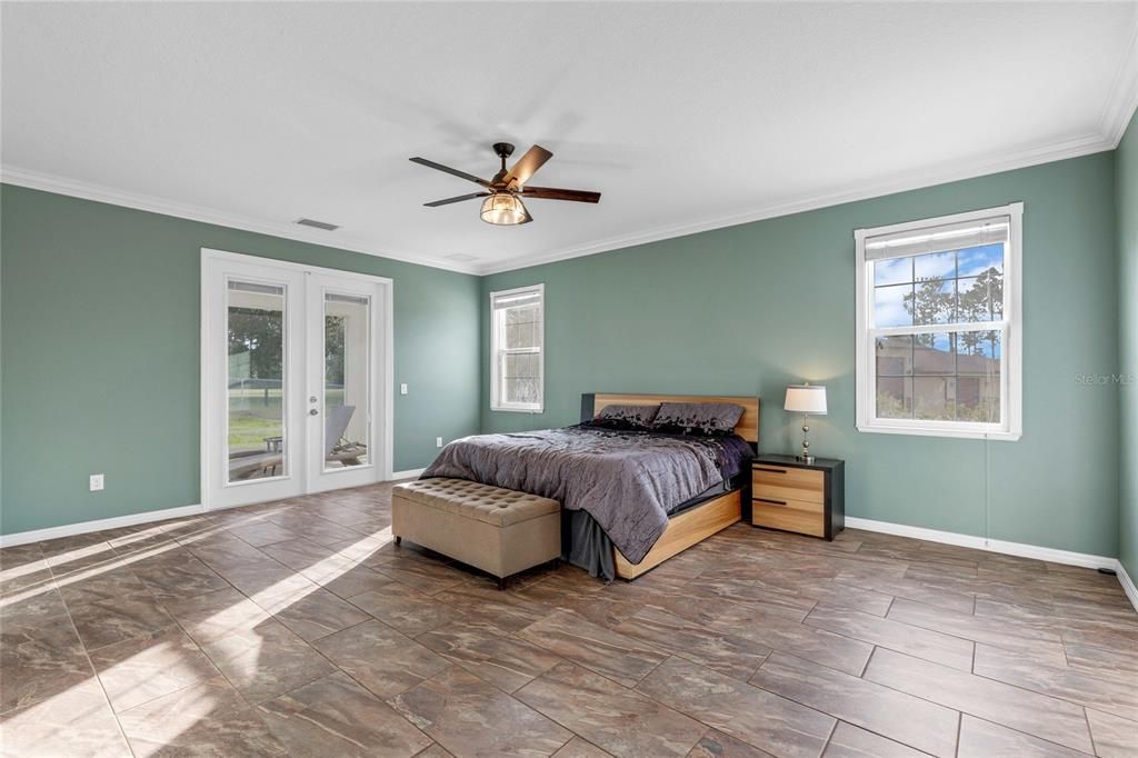 En Venta: $1,063,000 (5 camas, 3 baños, 3502 Pies cuadrados)