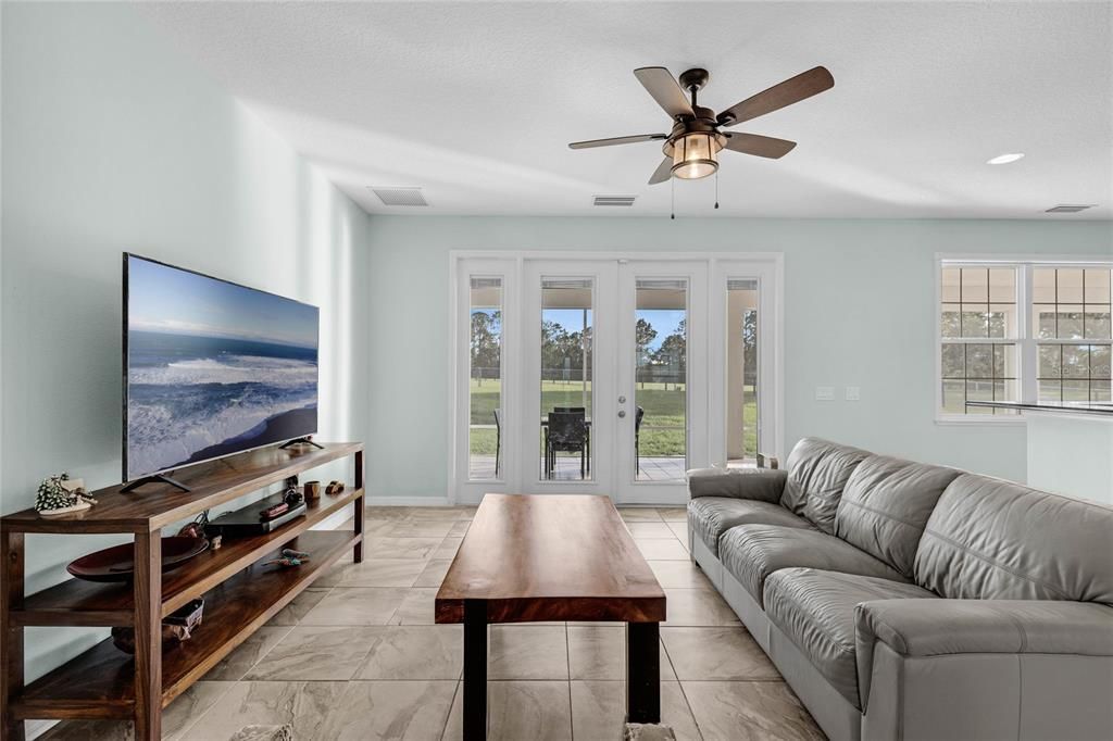 En Venta: $1,063,000 (5 camas, 3 baños, 3502 Pies cuadrados)