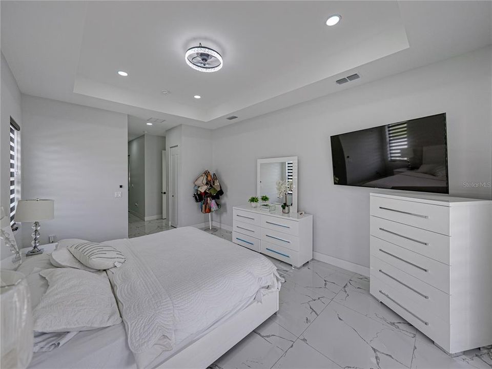 For Sale: $870,000 (4 beds, 3 baths, 3814 Square Feet)