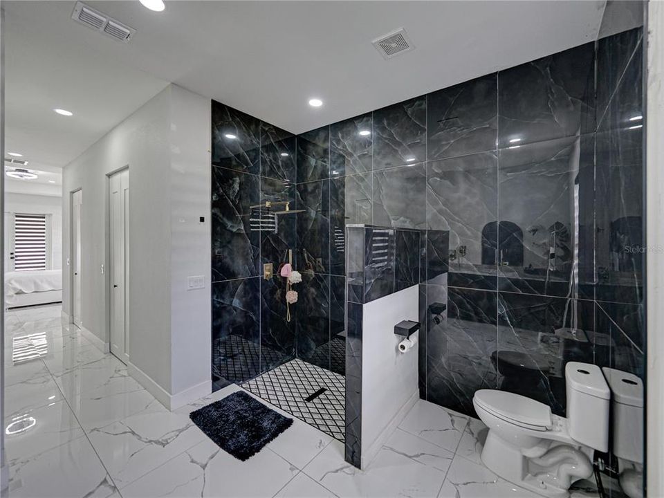 For Sale: $870,000 (4 beds, 3 baths, 3814 Square Feet)