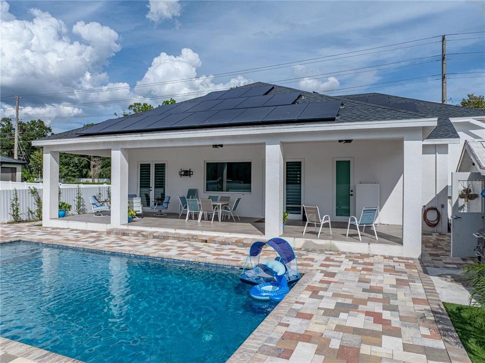 For Sale: $870,000 (4 beds, 3 baths, 3814 Square Feet)