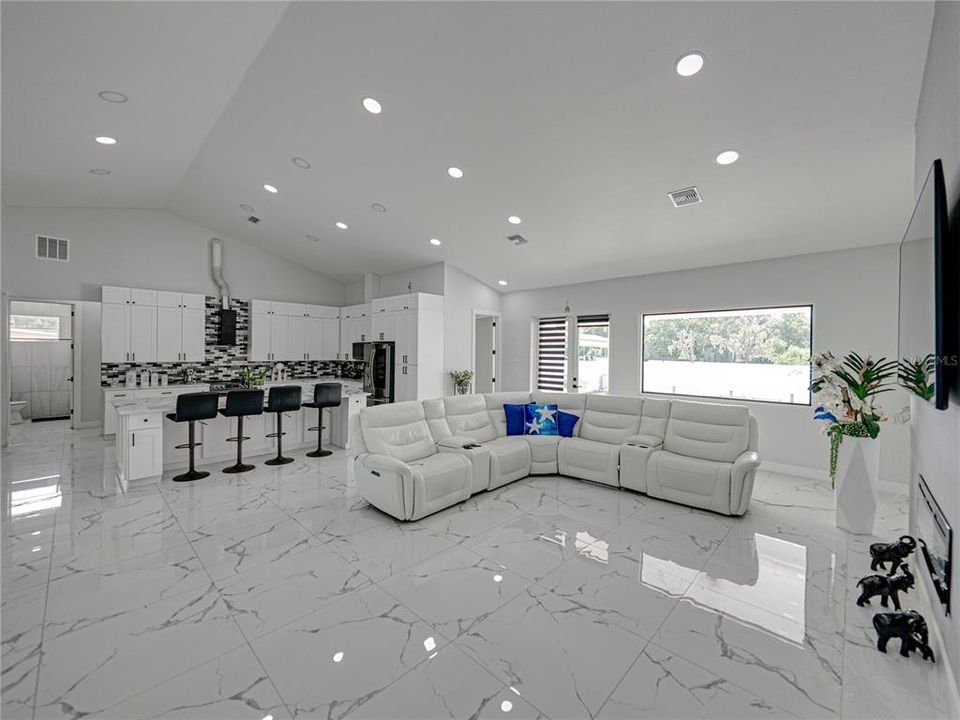 For Sale: $870,000 (4 beds, 3 baths, 3814 Square Feet)