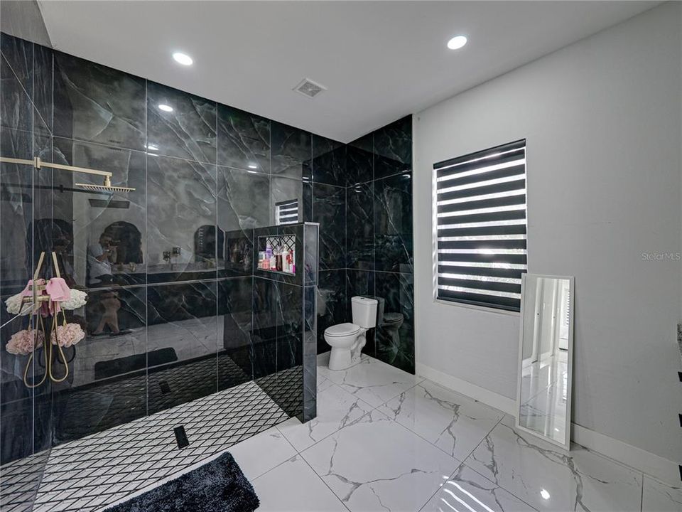 For Sale: $870,000 (4 beds, 3 baths, 3814 Square Feet)