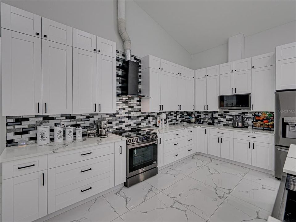 For Sale: $870,000 (4 beds, 3 baths, 3814 Square Feet)