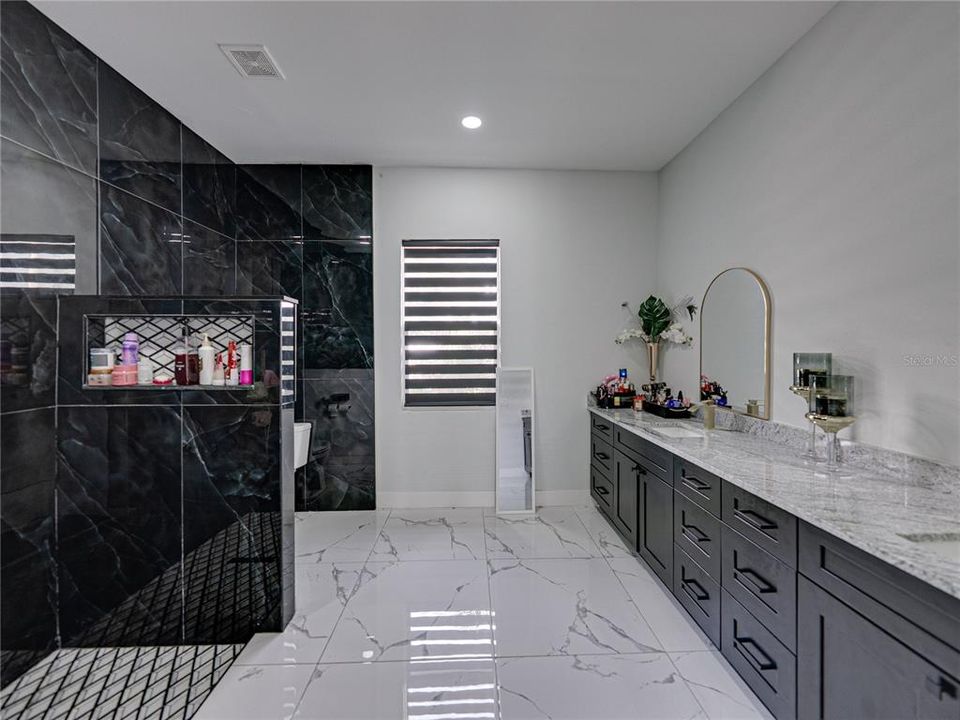 For Sale: $870,000 (4 beds, 3 baths, 3814 Square Feet)