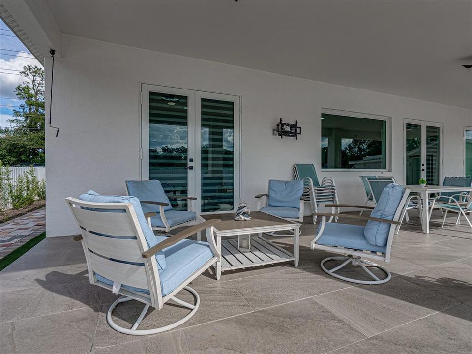 For Sale: $870,000 (4 beds, 3 baths, 3814 Square Feet)