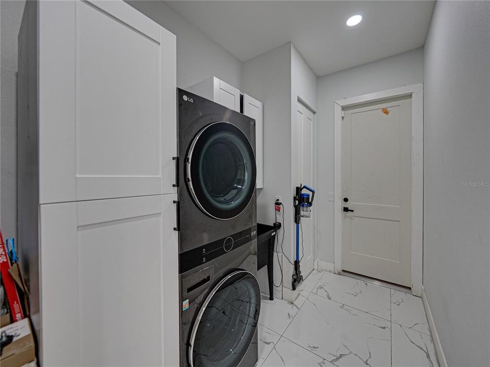 For Sale: $870,000 (4 beds, 3 baths, 3814 Square Feet)