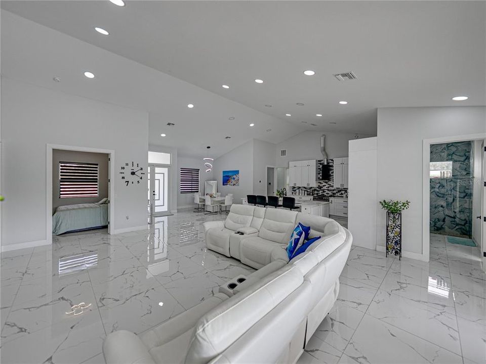 For Sale: $870,000 (4 beds, 3 baths, 3814 Square Feet)