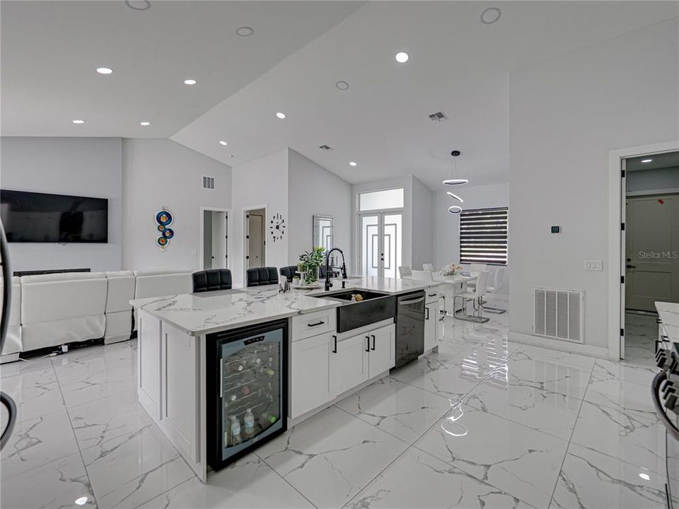 For Sale: $870,000 (4 beds, 3 baths, 3814 Square Feet)