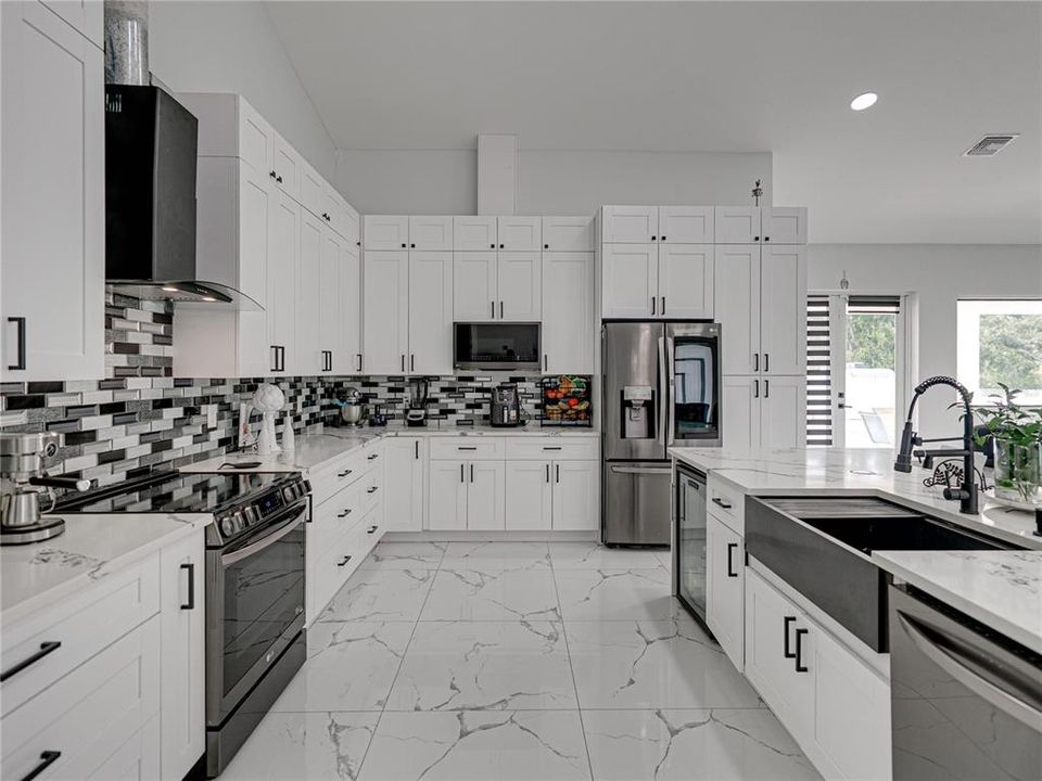 For Sale: $870,000 (4 beds, 3 baths, 3814 Square Feet)