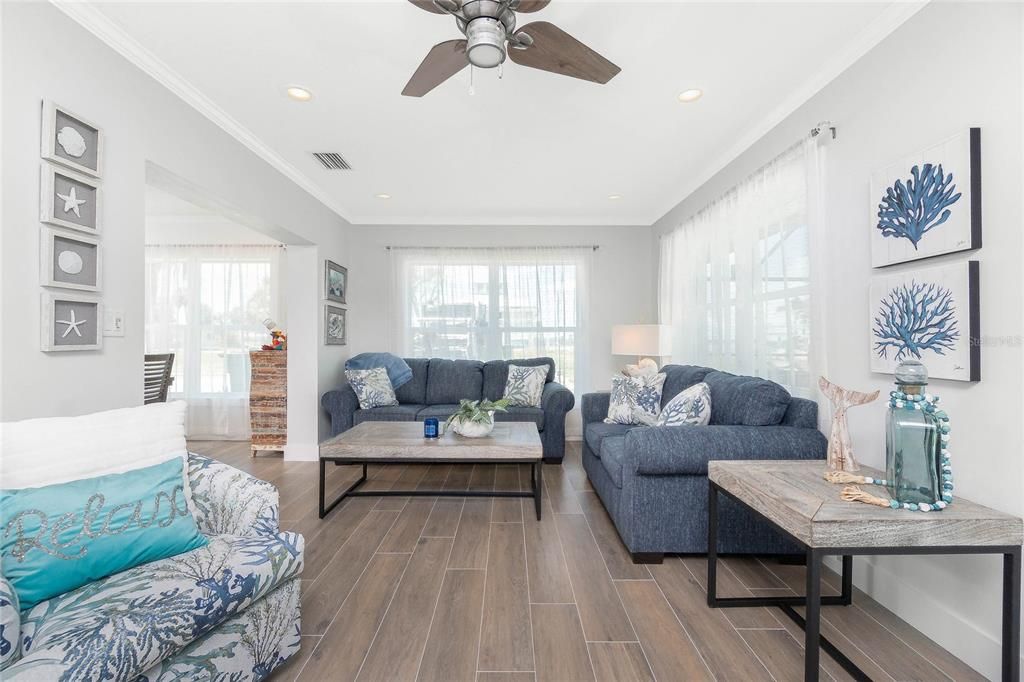 待售: $1,300,000 (3 贝兹, 2 浴室, 1624 平方英尺)