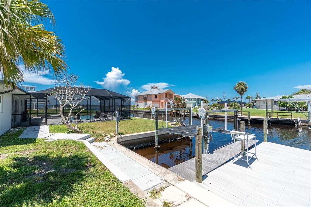 待售: $1,300,000 (3 贝兹, 2 浴室, 1624 平方英尺)