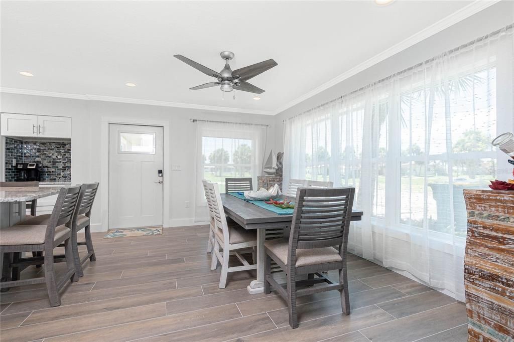 待售: $1,300,000 (3 贝兹, 2 浴室, 1624 平方英尺)