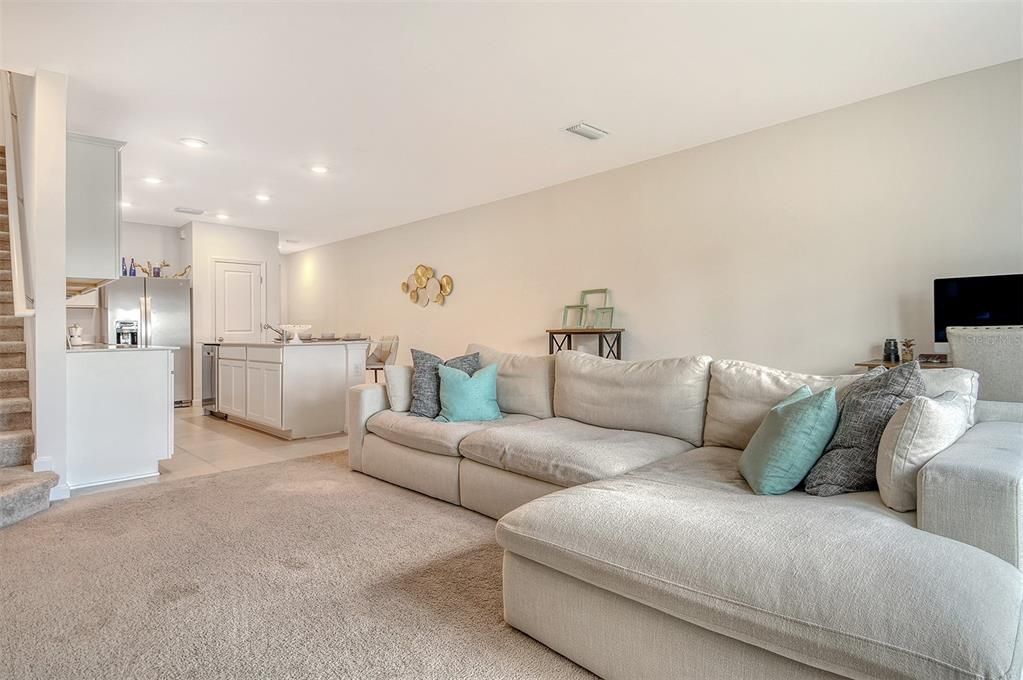 На продажу: $350,000 (3 спален, 2 ванн, 1648 Квадратных фут)