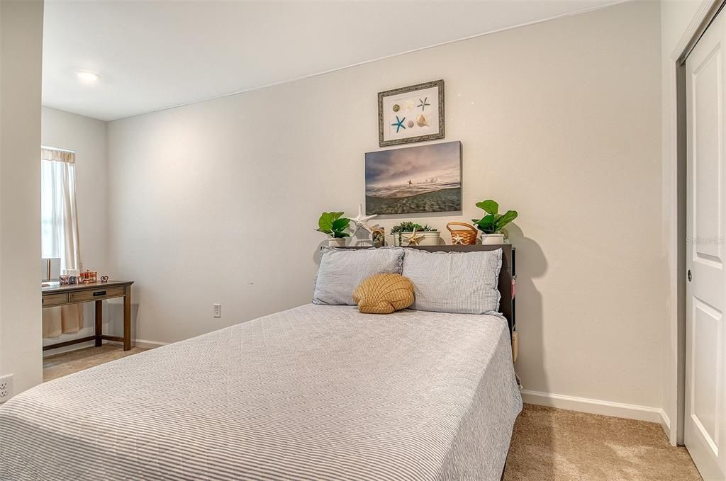 На продажу: $350,000 (3 спален, 2 ванн, 1648 Квадратных фут)