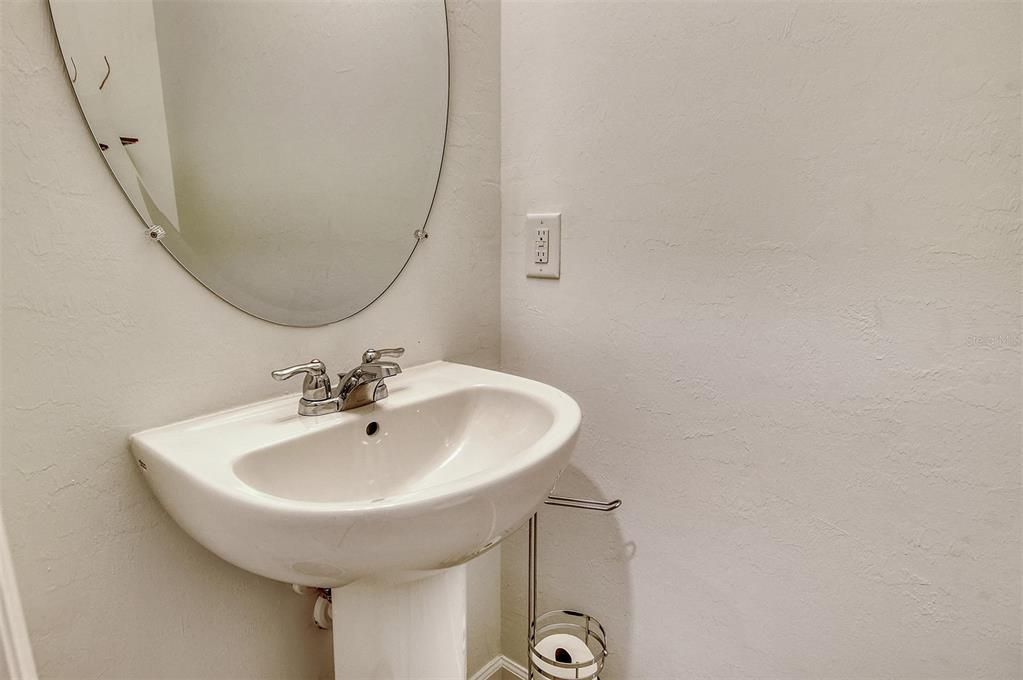 На продажу: $350,000 (3 спален, 2 ванн, 1648 Квадратных фут)