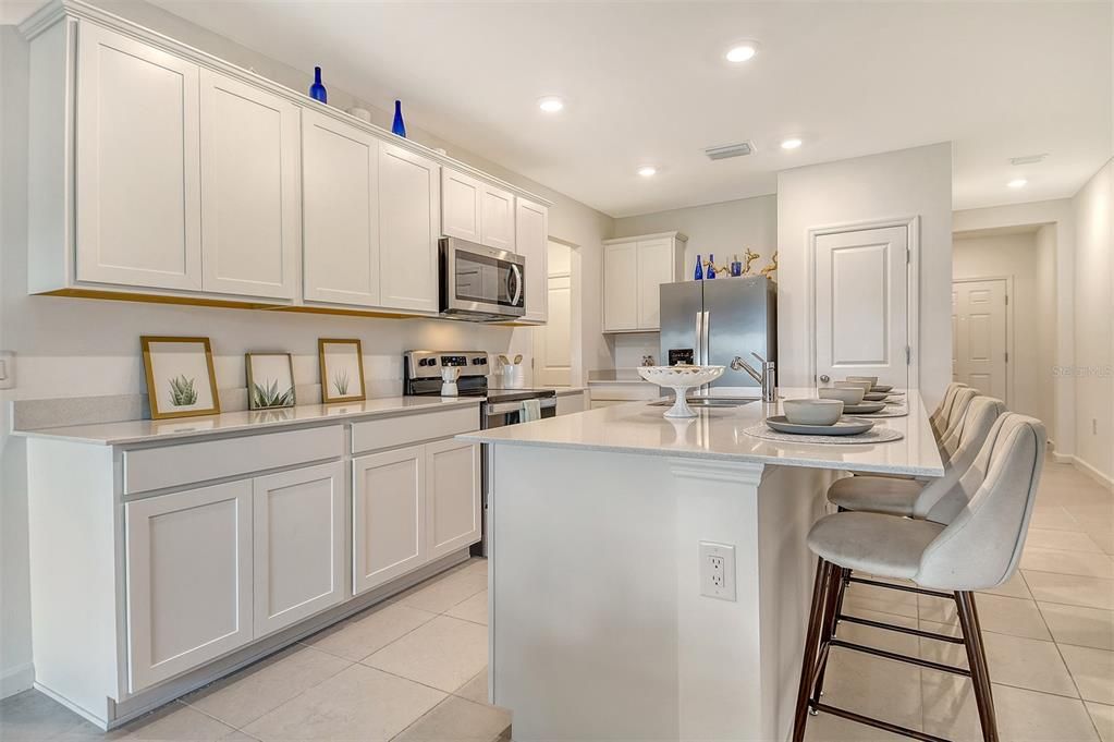 На продажу: $350,000 (3 спален, 2 ванн, 1648 Квадратных фут)