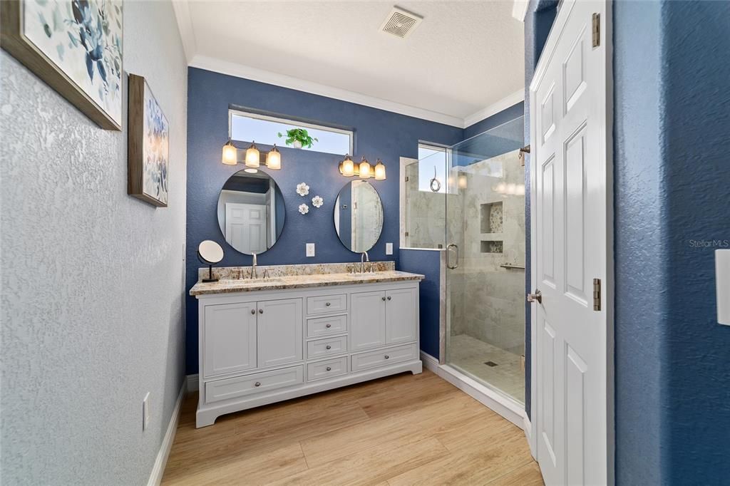 合同活跃: $469,965 (2 贝兹, 2 浴室, 1639 平方英尺)