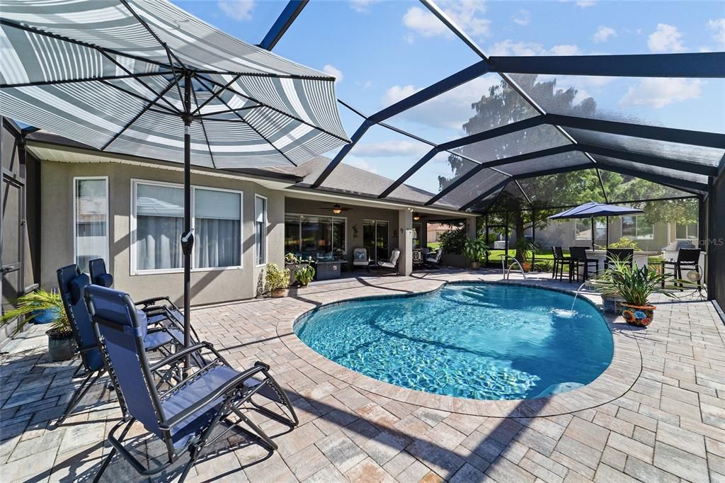 合同活跃: $469,965 (2 贝兹, 2 浴室, 1639 平方英尺)