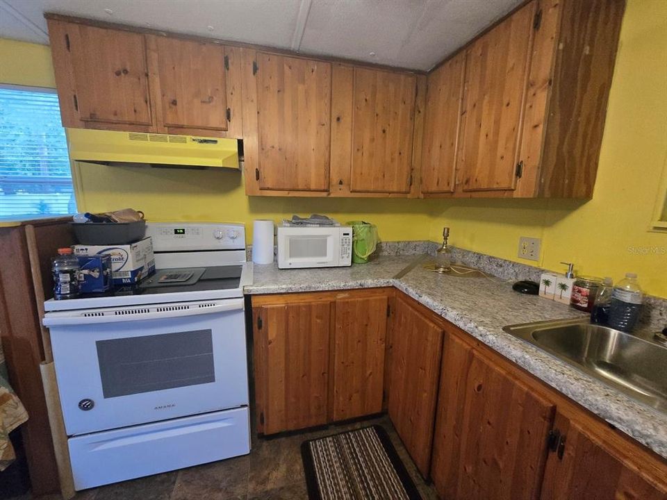 For Sale: $91,000 (3 beds, 2 baths, 976 Square Feet)