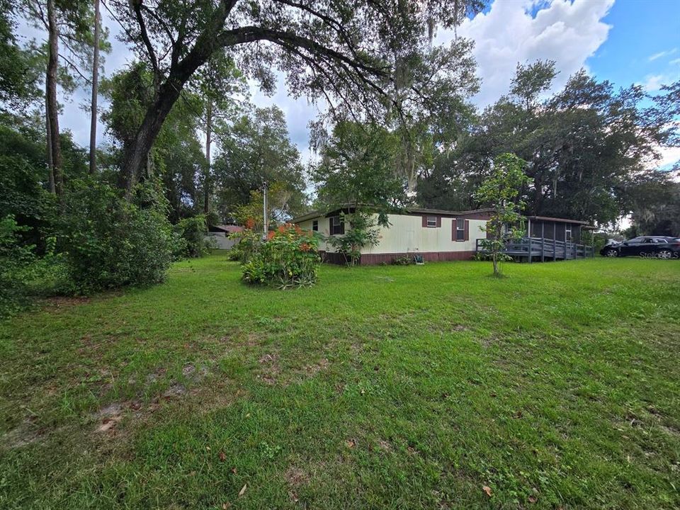 For Sale: $91,000 (3 beds, 2 baths, 976 Square Feet)