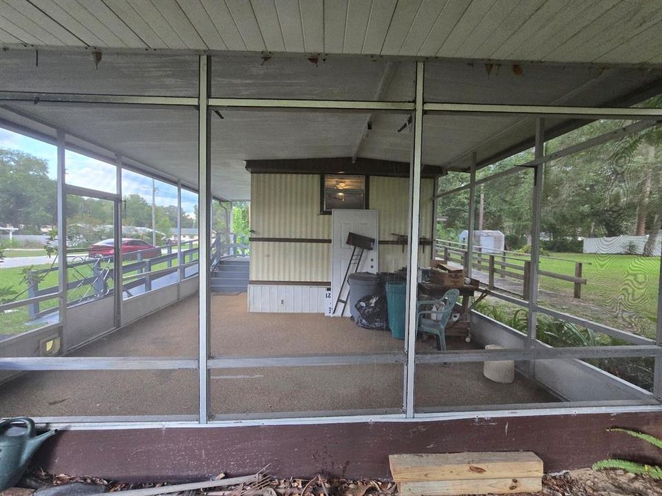 For Sale: $91,000 (3 beds, 2 baths, 976 Square Feet)