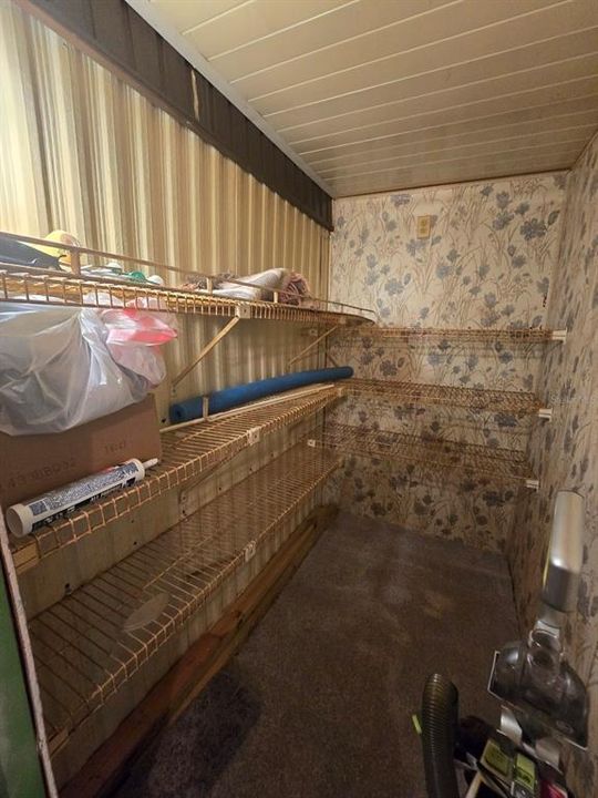 For Sale: $91,000 (3 beds, 2 baths, 976 Square Feet)