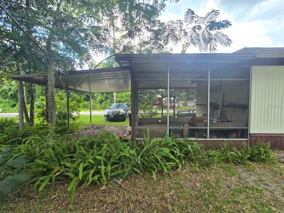 For Sale: $91,000 (3 beds, 2 baths, 976 Square Feet)