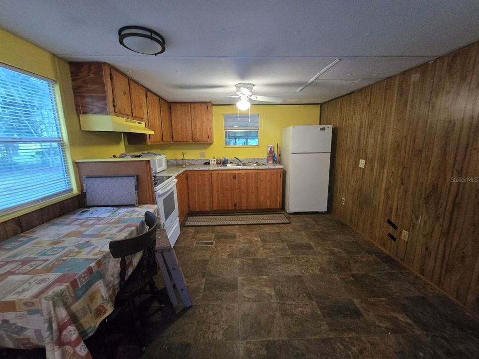 For Sale: $91,000 (3 beds, 2 baths, 976 Square Feet)