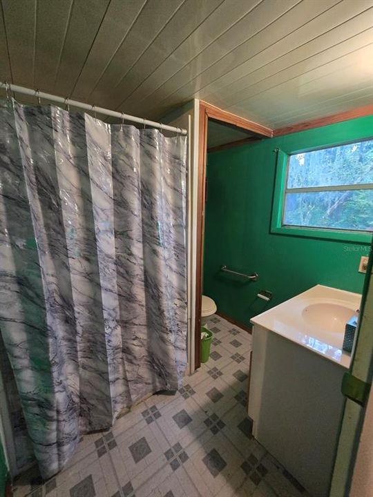 For Sale: $91,000 (3 beds, 2 baths, 976 Square Feet)