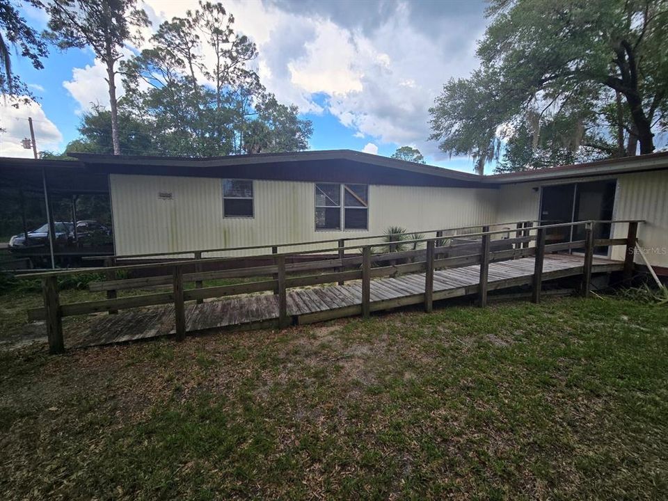 For Sale: $91,000 (3 beds, 2 baths, 976 Square Feet)