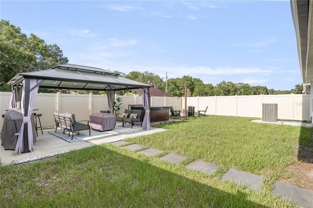 待售: $337,000 (4 贝兹, 2 浴室, 1768 平方英尺)