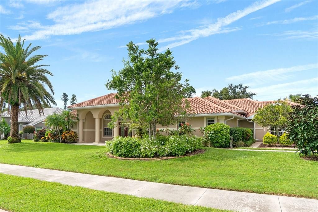 For Rent: $4,650 (4 beds, 3 baths, 3397 Square Feet)