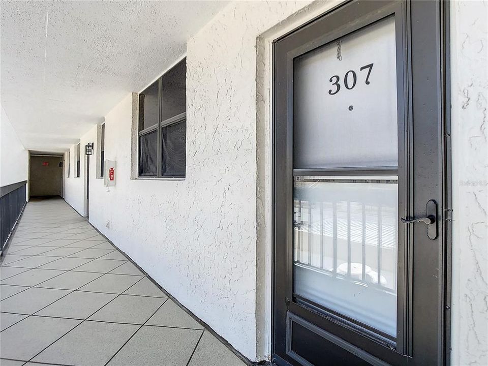 合同活跃: $3,600 (2 贝兹, 2 浴室, 1100 平方英尺)