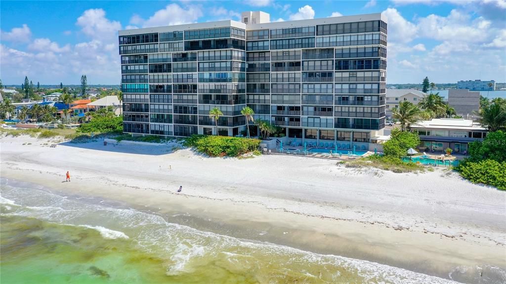 合同活跃: $3,600 (2 贝兹, 2 浴室, 1100 平方英尺)