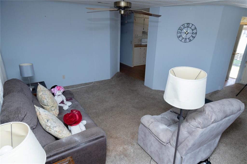 Active With Contract: $117,777 (2 beds, 2 baths, 1012 Square Feet)