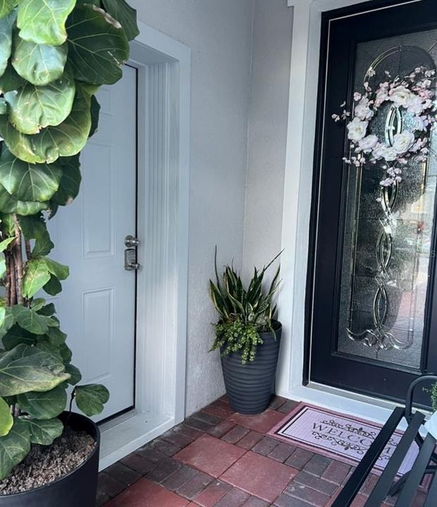 For Rent: $1,200 (1 beds, 1 baths, 200 Square Feet)