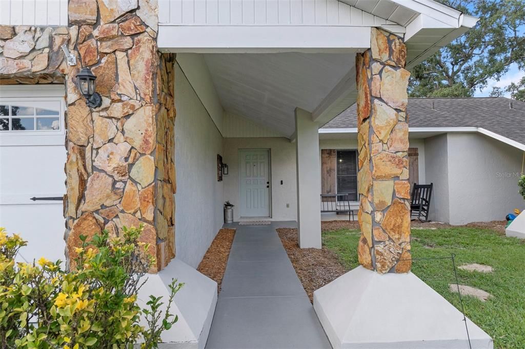 Activo con contrato: $229,900 (2 camas, 2 baños, 1236 Pies cuadrados)