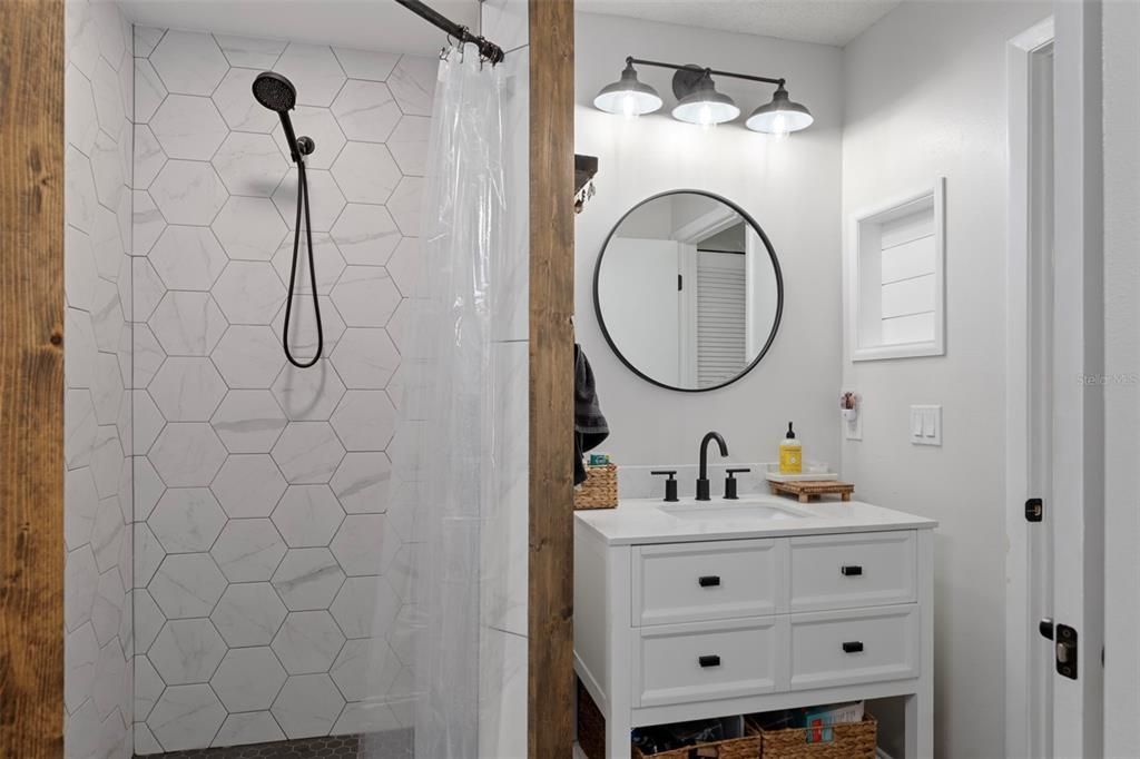 Activo con contrato: $229,900 (2 camas, 2 baños, 1236 Pies cuadrados)