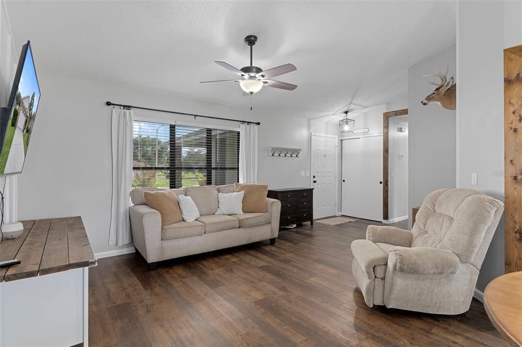 Activo con contrato: $229,900 (2 camas, 2 baños, 1236 Pies cuadrados)