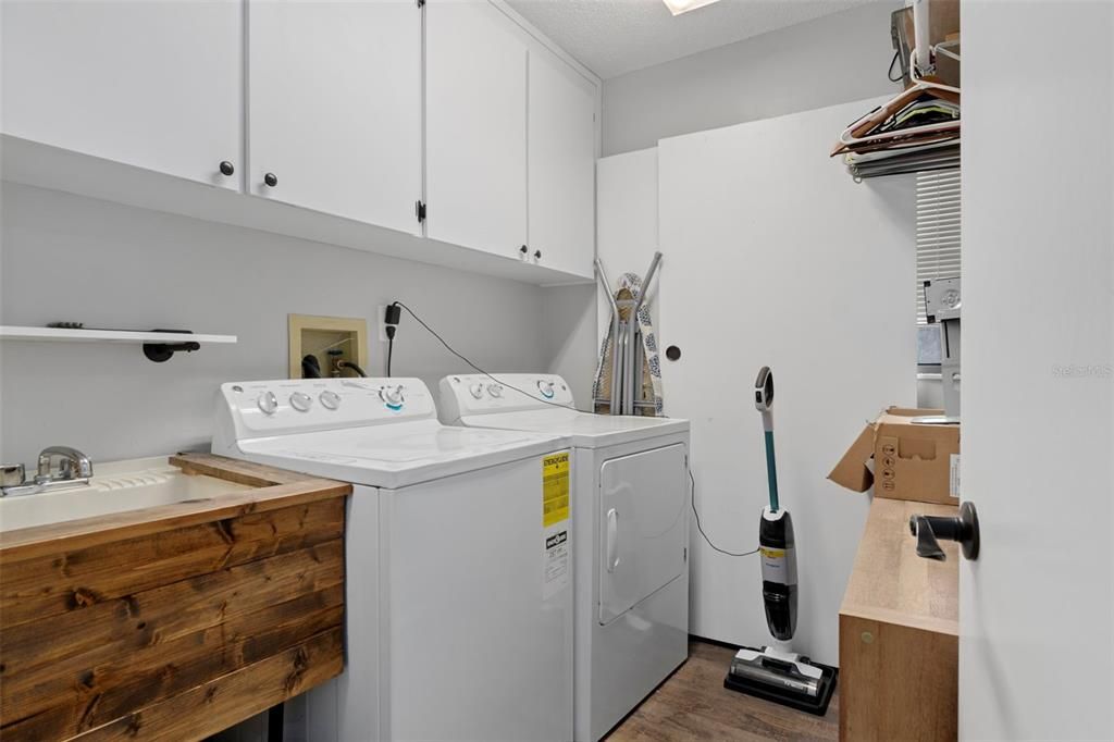 Activo con contrato: $229,900 (2 camas, 2 baños, 1236 Pies cuadrados)