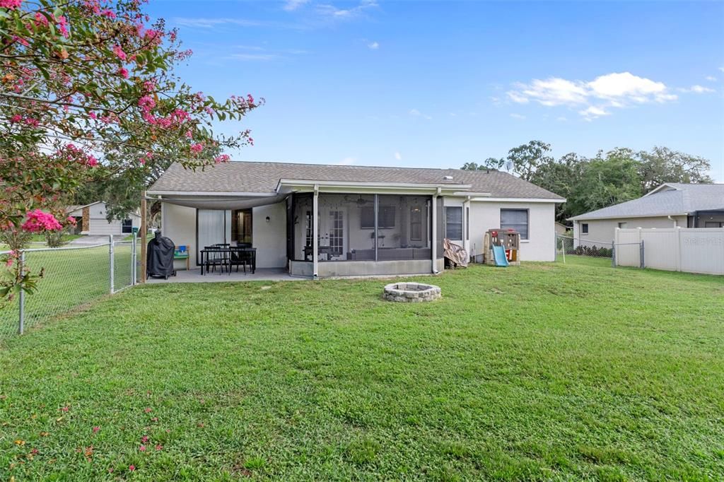 Activo con contrato: $229,900 (2 camas, 2 baños, 1236 Pies cuadrados)