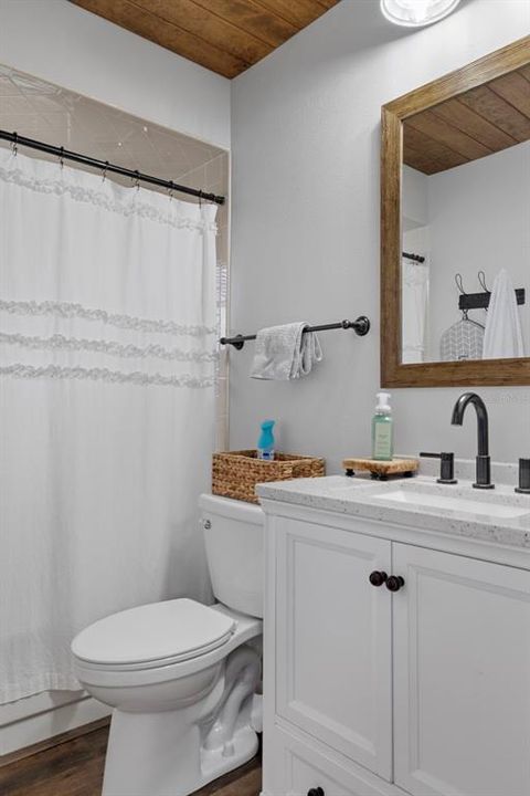 Activo con contrato: $229,900 (2 camas, 2 baños, 1236 Pies cuadrados)